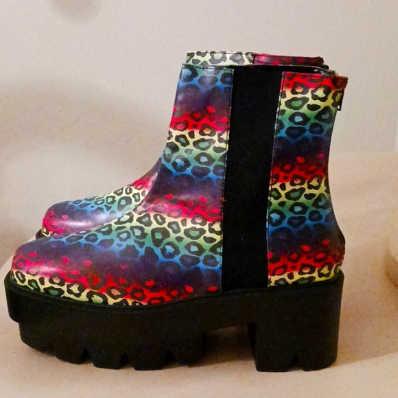 Rainbow Leopard Traction Sole Platform Booties - Picture 6 of 7